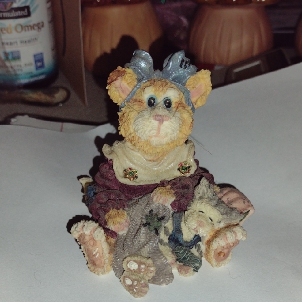 Adorable Cat Figurine with Bow